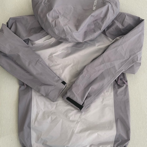 Arcyteryx Shell - Picture 3 of 4